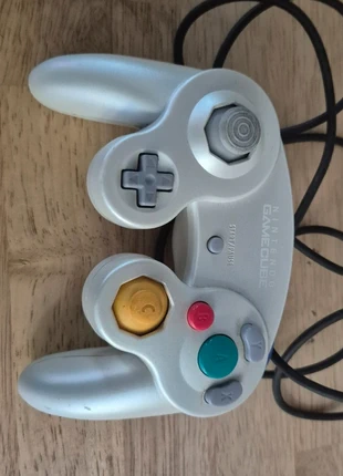 Manette Gamecube - Pearl, brand: GAMECUBE, condition: Good, €30.00, €32.20 includes Buyer Protection