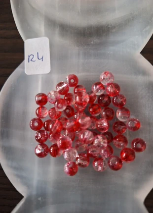 R4, glaskralen 6mm ong 50+ stuks, merk: NO LABEL, staat: Heel goed, € 1,75, € 2,54 inclusief Kopersbescherming