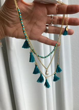 Golden & Turquoise Layered Necklace with Teal Tassels and beads, merk: Vestopazzo, staat: Nieuw met prijskaartje, € 16,00, € 17,50 inclusief Kopersbescherming