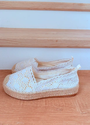 Espadrilles brodées compensées blanches, brand: Joia, condizioni: Nuovo senza cartellino, taglia: 41, €20.00, €21.70 include la Protezione acquisti