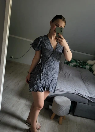 Kleid Sinsay, marque: Sinsay, état: Très bon état, taille: XS / 34 / 6, 5,00 €, 5,95 € Protection acheteurs incluse