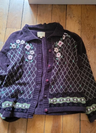 Gilet à col avec fleurs brodées, brand: Vintage Dressing, condition: Good, size: One size, €6.00, €7.00 includes Buyer Protection