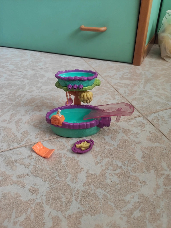Polly pocket top fountain falls