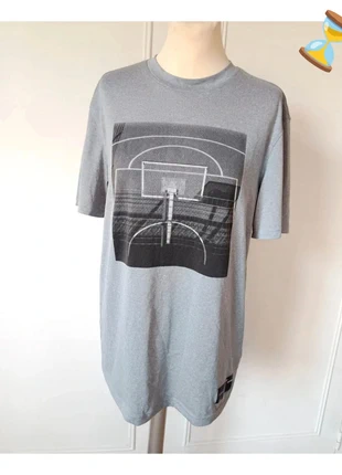 💎tee shirt de basketball 🏀 état neuf homme tarmak Decathlon gris noir sport, marke: Tarmak, zustand: Sehr gut, größe: M, 10,00 €, 11,20 € inklusive Vinted-Käuferschutz