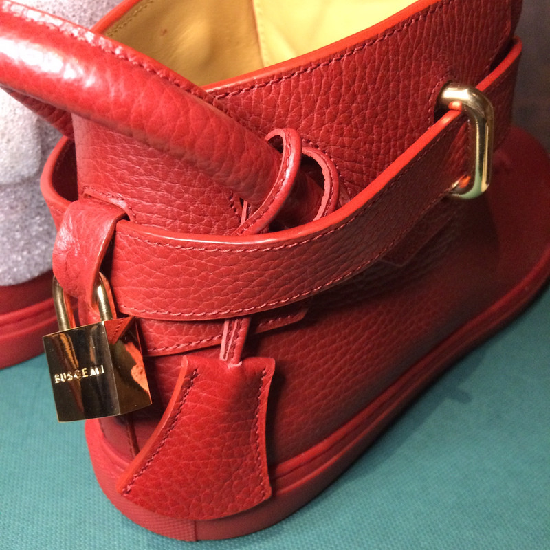 Chaussures plate Buscemi en rouge rouge neuves valeur 810 Vinted