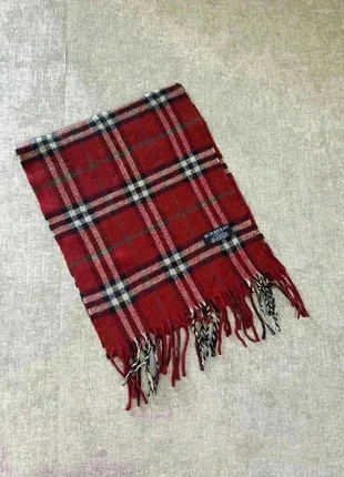 Écharpe Burberry bordeaux, marke: Burberry, zustand: Sehr gut, 45,00 €, 47,95 € beinhaltet Vinted-Käuferschutz Pro