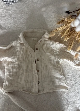 Petite blouse crème, marca: Zeeman, estado: Muito bom, tamanho: 9-12 meses / 74 cm, €1.00, €1.75 inclui Proteção do Comprador