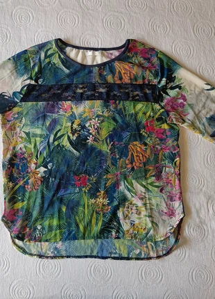 Blusa vegetación y encaje azul, merk: Lefties, staat: Heel goed, maat: L / 40 / 12, € 5,00, € 5,95 inclusief Kopersbescherming