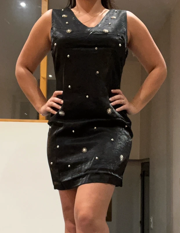 Robe noire droite empiècements argentés