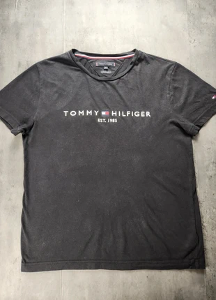 T-shirt Tommy Hilfiger noir logo brodé organic coton - Taille M, marke: Tommy Hilfiger, zustand: Sehr gut, größe: M, 8,00 €, 9,10 € inklusive Vinted-Käuferschutz