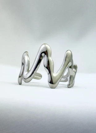 Bague Argentée Liquide Ondulée Triangulaire Ajustable, brand: CHROME, condition: Very good, size: Adjustable, €12.00, €13.30 includes Buyer Protection Pro