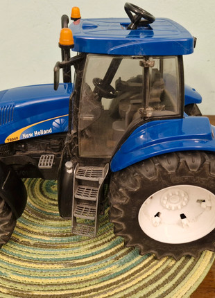 Obrázek k inzerátu: Traktor New Holland