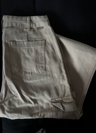 pantalone pull&bear, brand: Pull & Bear, condizioni: Ottime, taglia: M / IT 42 / EU 38, €8.00, €9.10 include la Protezione acquisti