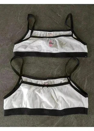6 € Lot de 2 brassières Dim taille 10 ans, brand: DIM, condition: Very good, size: 10 years / 140 cm, €6.00, €7.00 includes Buyer Protection