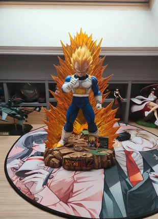 Figurine résine Super végéta MCR, marque: MCR, état: Très bon état, taille: Prématuré, jusqu'à 44cm, 440,00 €, 462,70 € Protection acheteurs incluse