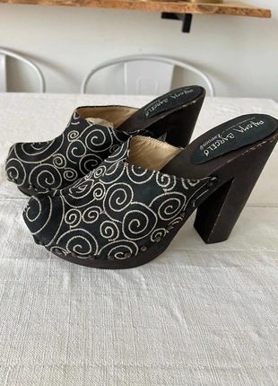 Zuecos de tacón estampado Paloma Barcelo, marca: Paloma Barcelo, estado: Muy bueno, tamaño: 39, 20,00 €, 21,70 € Protección al comprador incluida