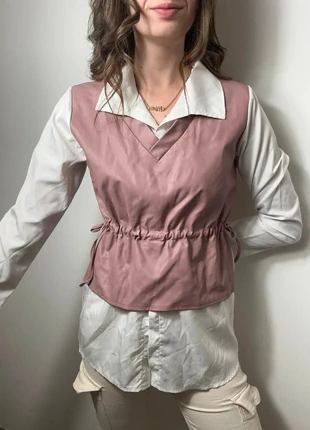 Chemise vintage, rose et blanche simili cuir - taille XS 🌸, brand: Vintage Dressing, condizioni: Ottime, taglia: XS / IT 38 / EU 34, €12.50, €13.83 include la Protezione acquisti