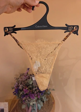 Tanga Andrés Sarda, merk: Andres Sarda, staat: Nieuw met prijskaartje, maat: S / 36 / 8, € 16,00, € 17,50 inclusief Kopersbescherming