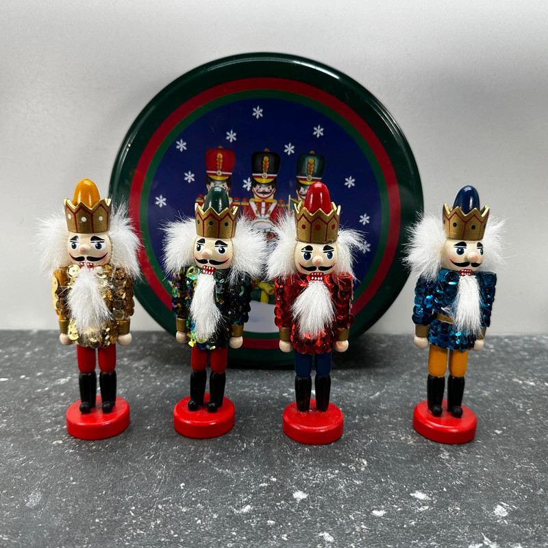 Set Of 4 Wooden 5" Nutcrackers In A Nutcracker Tin 1