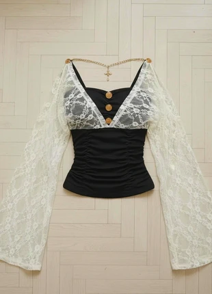 Blouse femme élégante noir dentelle et chaîne métallisée – superposition ajustable, marke: Vintage Dressing, zustand: Sehr gut, größe: S / 36 / 8, 28,00 €, 30,10 € inklusive Vinted-Käuferschutz