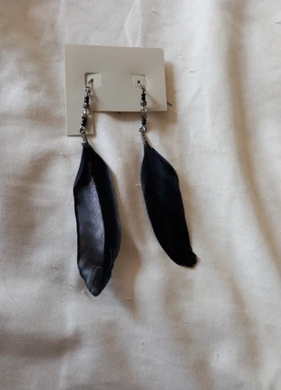 Boucle d'oreille plume noir, état: Très bon état, 6,99 €, 8,04 € Protection acheteurs incluse
