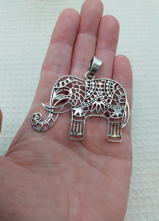 Grand Pendentif éléphant ajouré argenté avec bélière A1680, marque: Création bijoux Syllikan, état: Très bon état, 3,50 €, 4,38 € Protection acheteurs (Pro) incluse