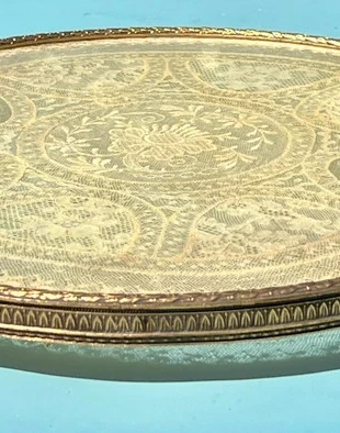 Centre de table en laiton et verre – Style Napoléon III (fin XIXᵉ - début XXᵉ siècle), condition: Good, €175.00, €184.45 includes Buyer Protection Pro