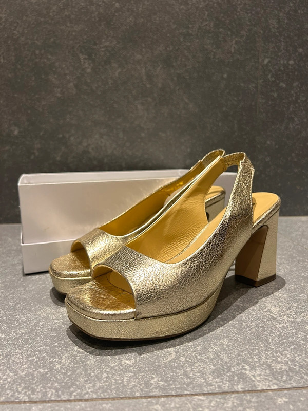 Leuke gouden hakschoenen 1