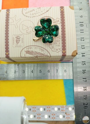 Broche avec la boîte, marca: Broche.fr, estado: Muito bom, €5.00, €5.95 inclui Proteção do Comprador Pro