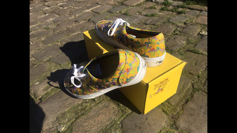 Vans yellow sale submarine slip on