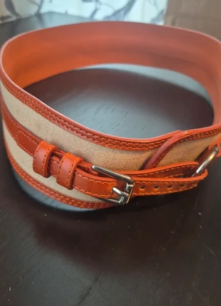 Tan Leather & Canvas Wide Waist Belt – 80 cm, merk: unknown, staat: Heel goed, maat: 80 cm, € 14,00, € 15,40 inclusief Kopersbescherming
