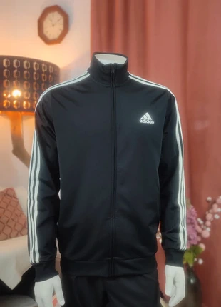 Veste Adidas zippé survêtement logo brodé -M, marca: adidas, estado: Muito bom, tamanho: M, €22.50, €24.33 inclui Proteção do Comprador