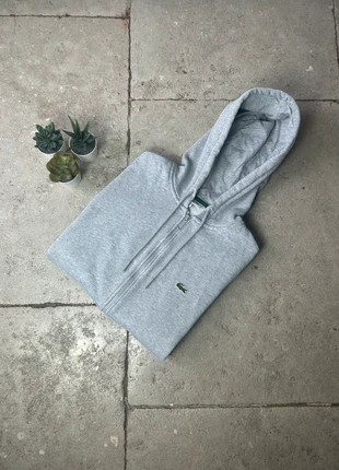 Zip Lacoste Gris taille M à capuche / Veste avec zip / Gilet exellent état presque neuf, marque: Lacoste, état: Très bon état, taille: M, 57,00 €, 60,55 € Protection acheteurs incluse