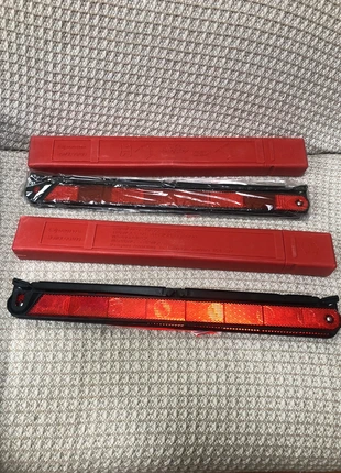 2 Triángulo de emergencia ECE R 27, brand: Hecho En Espana, condizioni: Nuovo senza cartellino, €22.00, €23.80 include la Protezione acquisti