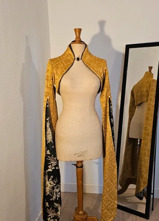 Boléro elfique en brocart GN, marque: Fait Main, état: Neuf sans étiquette, taille: S / 36 / 8, 200,00 €, 210,70 € Protection acheteurs incluse