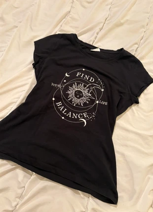 Black tshirt with moon print, marque: beloved, état: Très bon état, taille: L / 40 / 12, 5,00 €, 5,95 € Protection acheteurs incluse