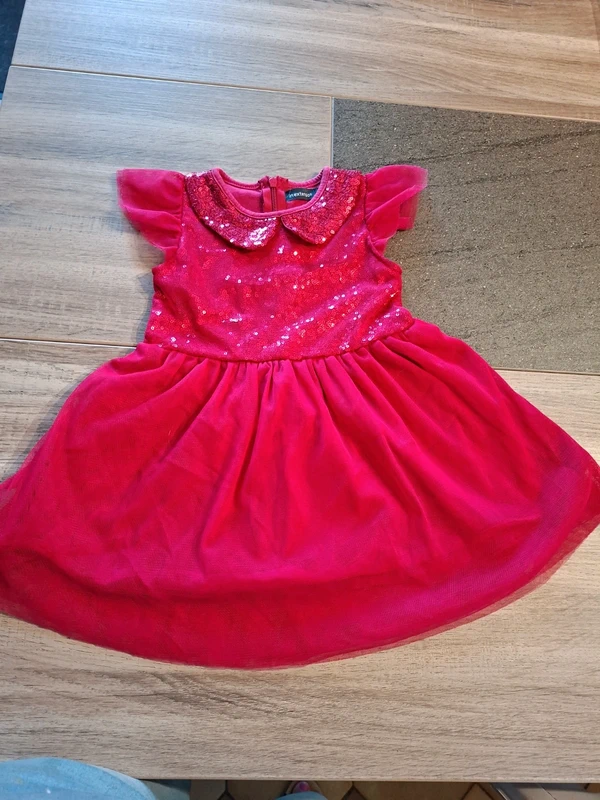 Robe paillettes fushia - photo numéro 3