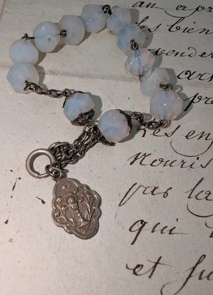 Chapelet de poignet ancien perles blanches et médaille religieuse IPB48, brand: Religion, condition: Satisfactory, €19.00, €20.65 includes Buyer Protection Pro
