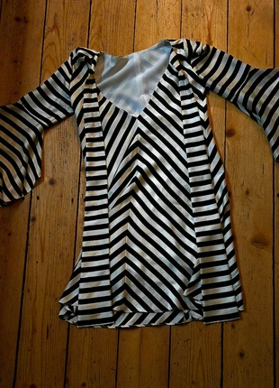 Liu.jo Kleid in schwarz- weiß gestreift, marque: Liu Jo, état: Très bon état, taille: M / 38 / 10, 110,00 €, 116,20 € Protection acheteurs incluse