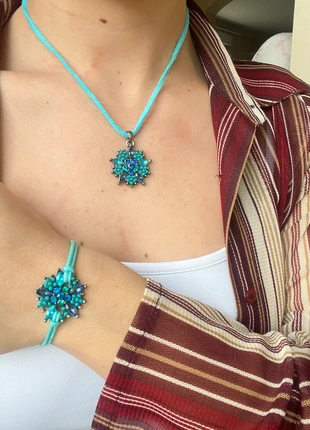 Parure bracelet et collier bleu avec cristaux bleus, brand: Fantaisie, condizioni: Ottime, €4.00, €4.90 include la Protezione acquisti