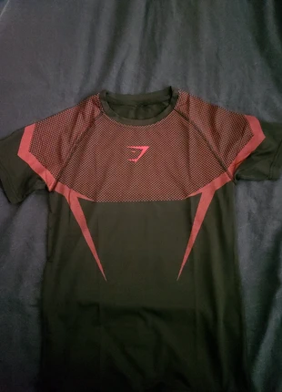 Tee-shirt compression onyx V5 rouge, marque: Gymshark, état: Neuf sans étiquette, taille: M, 40,00 €, 42,70 € Protection acheteurs incluse