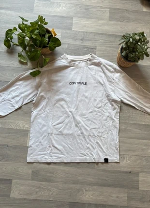 T-Shirt Manche Longue Blanche Taille L, marque: Pull & Bear, état: Très bon état, taille: L, 10,00 €, 11,20 € Protection acheteurs incluse