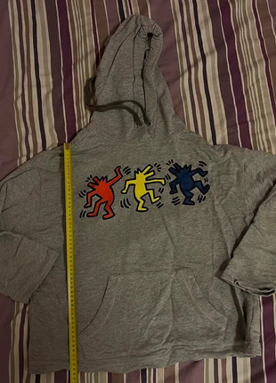 Felpa Grigia Benetton Firmata Keith Haring - Arte e stile in un unico capo!, marca: United Colors of Benetton, estado: Bom, tamanho: Outro, €10.00, €11.20 inclui Proteção do Comprador
