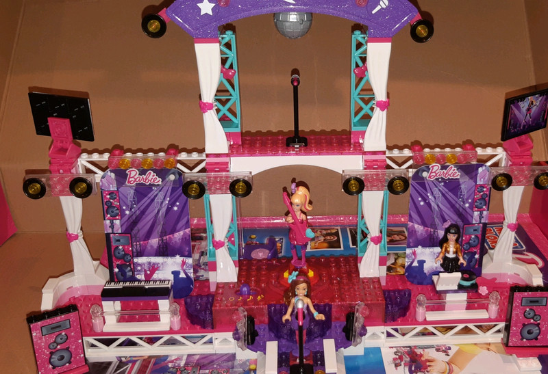 Mega blocks Barbie Super Concert lego