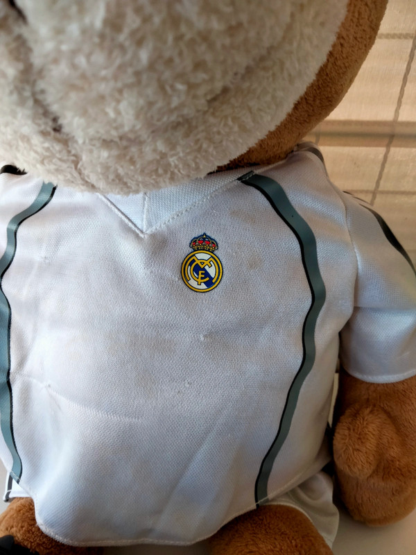 Oso peluche Real Madrid.