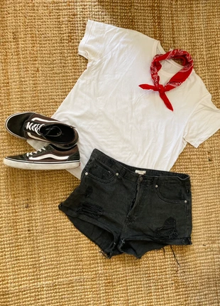 Black Denim Shorts, marque: H&M, état: Satisfaisant, taille: XL / 42 / 14, 3,00 €, 3,85 € Protection acheteurs incluse