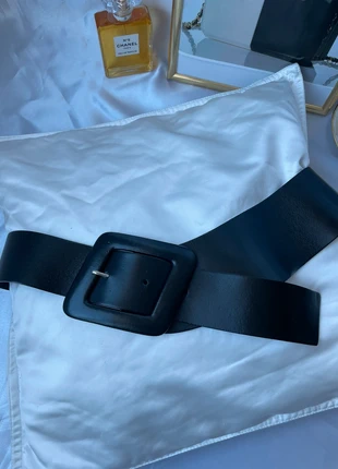 Ceinture Wide noire, staat: Heel goed, maat: 80 cm, € 69,00, € 73,15 inclusief Kopersbescherming Pro