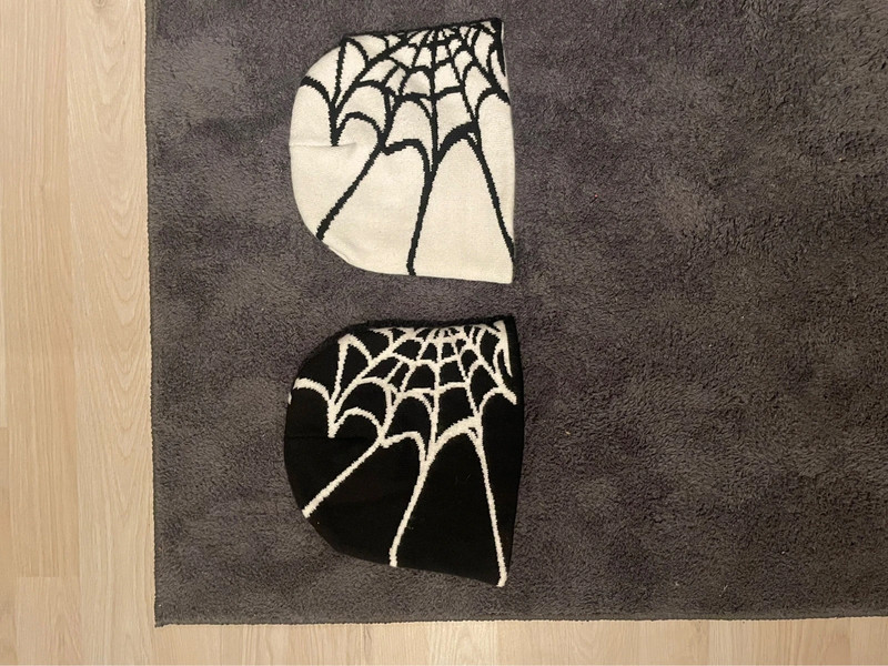 Spinnennetz Mützen Schwarz und Weiß 2