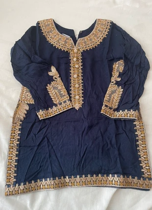 Kurta met broek, état: Très bon état, taille: 3 ans / 98 cm, 6,00 €, 7,00 € Protection acheteurs incluse