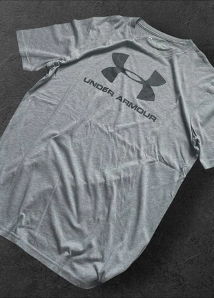 Under Armour Grey Heatgear Shirt, brand: Under Armour, condizioni: Ottime, taglia: M, €12.00, €13.30 include la Protezione acquisti